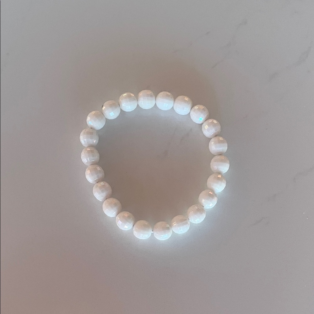 Elegant White Pearl Bracelet